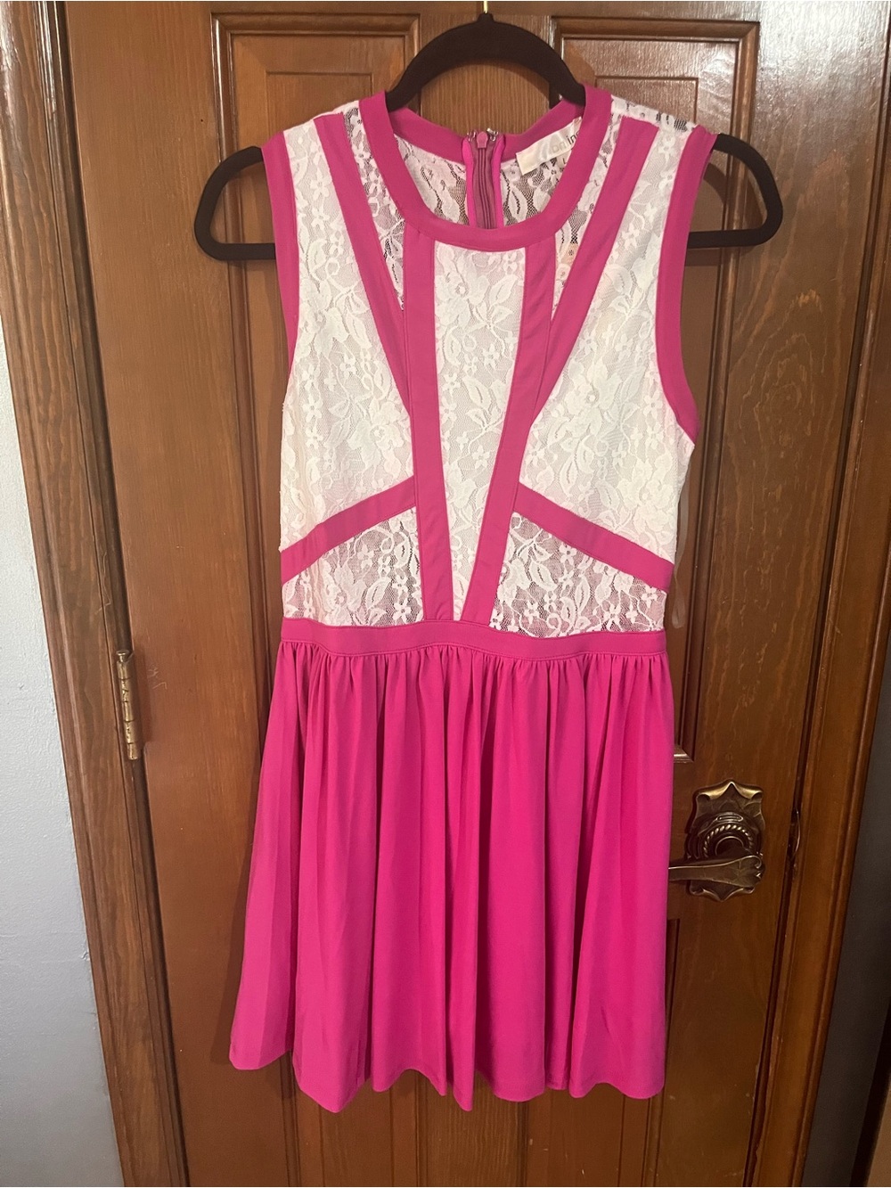 Ina hot pink and white dress with lace
